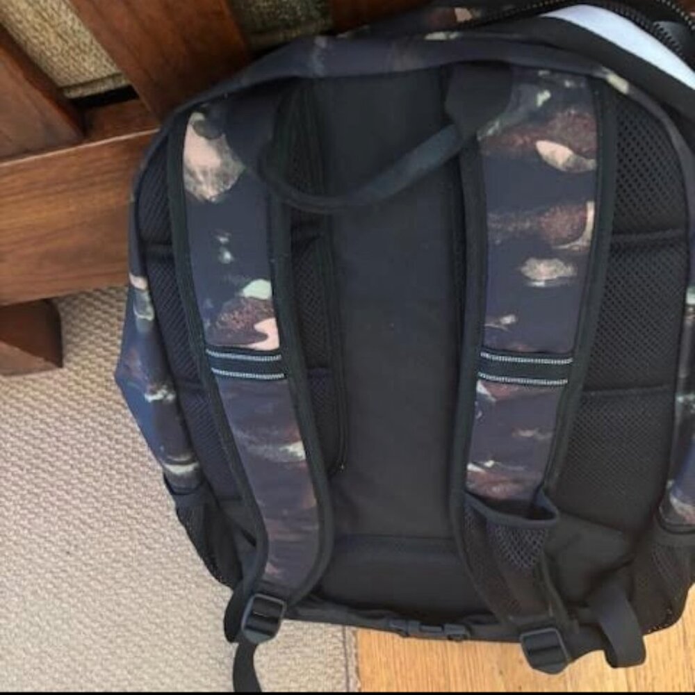 Never used - LL Bean teen boy's XL backpack - Picture 4 of 4